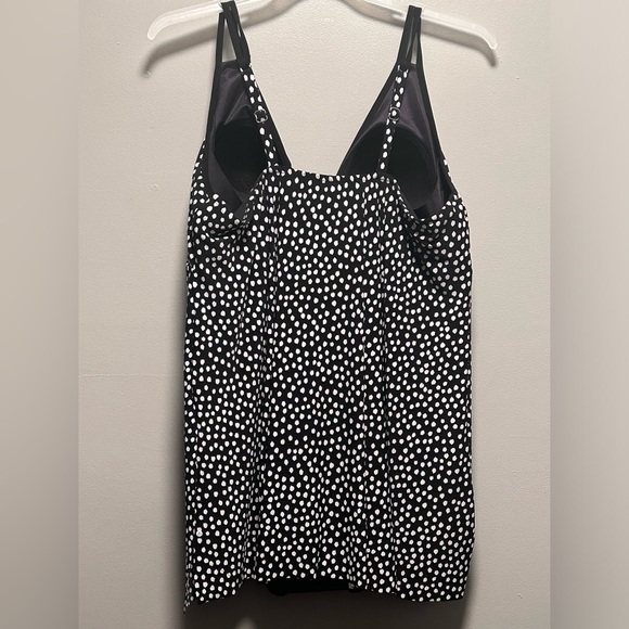 Woman’s Black w/White Polka Dots Trimshaper Bathing Suit Size 22 - Picture 3 of 10